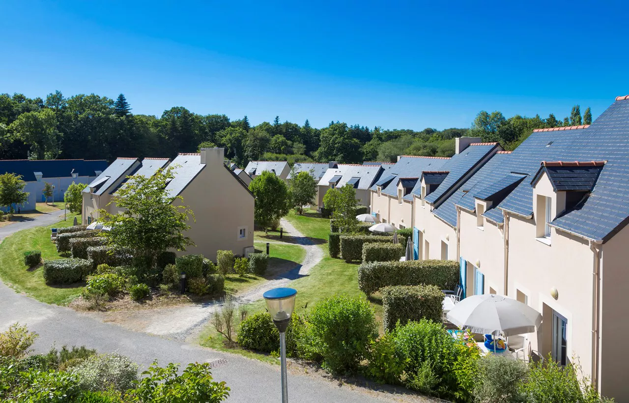 Le_Domaine_de_l_Emeraude_maisonnettes