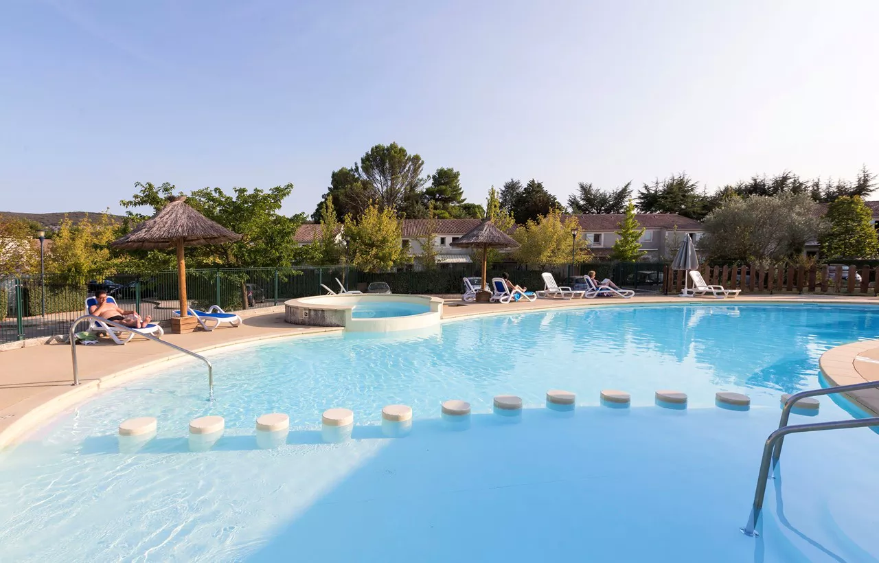 Les_Sources_de_Manon_piscine_jacuzzi